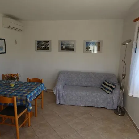 Damir בית הארחה